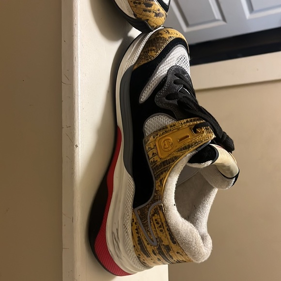 Gucci Ultrapace Sneaker - Picture 8 of 10